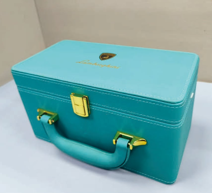 定制礼品 / 品牌配套产品实拍图 06（友业皮具）